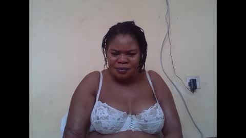 Snapshot of sexydove2 chatting on October 17, 2025, 6:49 am EMILY online show from October 17, 2025, 6:49 am