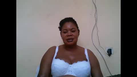 Snapshot of sexydove2 chatting on October 20, 2025, 7:20 am EMILY online show from October 20, 2025, 7:20 am