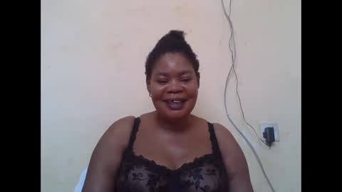 Snapshot of sexydove2 chatting on October 24, 2025, 7:27 am EMILY online show from October 24, 2025, 7:27 am