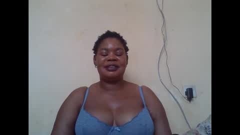 Snapshot of sexydove2 chatting on October 25, 2025, 7:27 am EMILY online show from October 25, 2025, 7:27 am