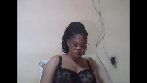 Snapshot of sexydove2 chatting on April 23, 2026, 4:03 am EMILY online show from April 23, 2026, 4:03 am