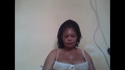 Snapshot of sexydove2 chatting on May 13, 2026, 7:39 am EMILY online show from May 13, 2026, 7:39 am