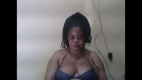 Snapshot of sexydove2 chatting on May 24, 2026, 3:11 am EMILY online show from May 24, 2026, 3:11 am