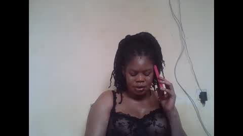 Snapshot of sexydove2 chatting on May 28, 2026, 7:05 am EMILY online show from May 28, 2026, 7:05 am