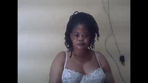 Snapshot of sexydove2 chatting on May 31, 2026, 3:36 am EMILY online show from May 31, 2026, 3:36 am