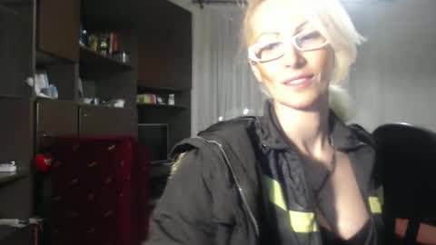 Snapshot of sexyeni chatting on March 5, 2025, 11:16 pm ENI pvt moan your name WHEN I M NOT online you tell me in SNAPCHAT deal yes add me... FREE TWITTER magiconline101...... online show from March 5, 2025, 11:16 pm