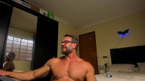 Snapshot of sexyflightz chatting on November 28, 2025, 4:31 pm chris online show from November 28, 2025, 4:31 pm