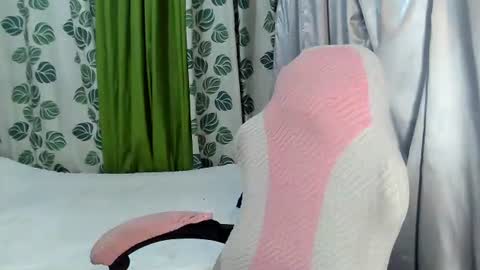 Snapshot of sexygirl_ynna chatting on July 2, 2026, 1:06 pm sexygirl_ynna online show from July 2, 2026, 1:06 pm