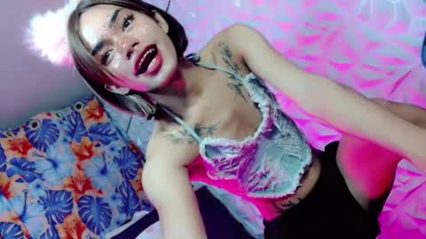 Snapshot of sexyhotbabe18 chatting on February 24, 2025, 6:58 pm sexyhotbabe18 online show from February 24, 2025, 6:58 pm