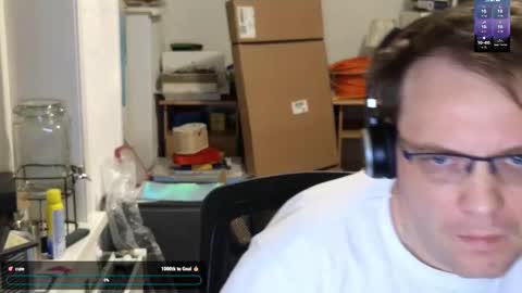 Snapshot of sexyhotboy87 chatting on December 16, 2024, 6:43 am Henry online show from December 16, 2024, 6:43 am