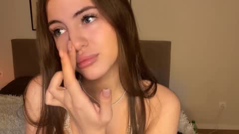 Snapshot of sexylabubu chatting on November 8, 2025, 9:35 pm arya online show from November 8, 2025, 9:35 pm