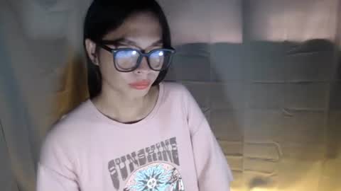 Laylia3 online show from October 24, 2025, 5:04 am