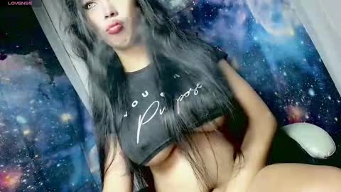 April online show from November 4, 2025, 11:04 pm