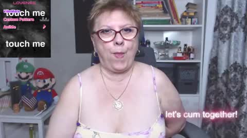 Snapshot of sexylynette4u chatting on November 10, 2025, 9:41 am sexylynette4u online show from November 10, 2025, 9:41 am