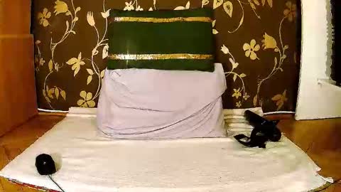 Snapshot of sexymayagold chatting on October 12, 2025, 5:12 pm Squirty Maya Gold online show from October 12, 2025, 5:12 pm