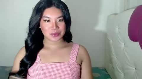 Snapshot of sexymika_xoxo chatting on October 21, 2025, 5:52 am Mika online show from October 21, 2025, 5:52 am