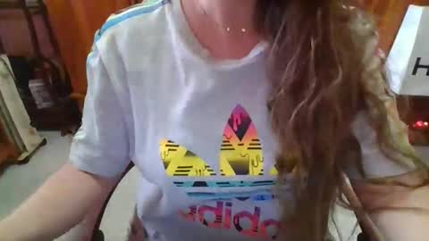 Snapshot of sexymisss24 chatting on May 27, 2026, 9:28 am sexymisss24 online show from May 27, 2026, 9:28 am