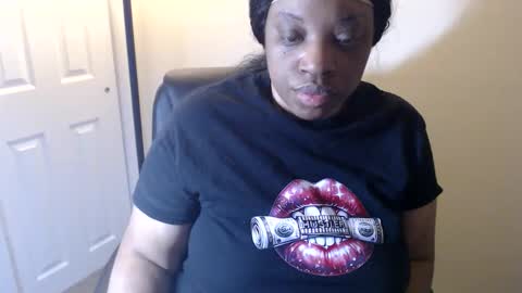 Snapshot of sexymona1218 chatting on April 28, 2026, 7:57 am SexyMona online show from April 28, 2026, 7:57 am