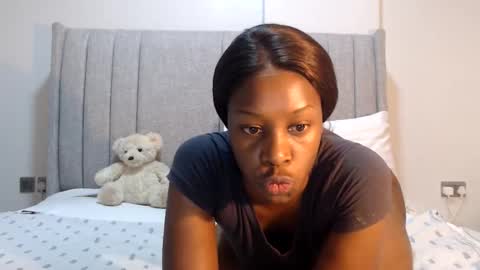 Snapshot of sexymonalisa1 chatting on May 18, 2026, 5:35 am sexymonalisa1 online show from May 18, 2026, 5:35 am