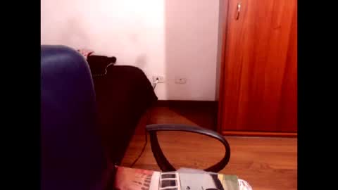sexymone0618 online show from February 5, 2025, 4:37 am