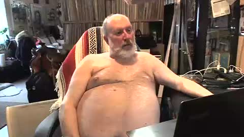 Grizz Lee Bear online show from January 7, 2025, 3:02 pm