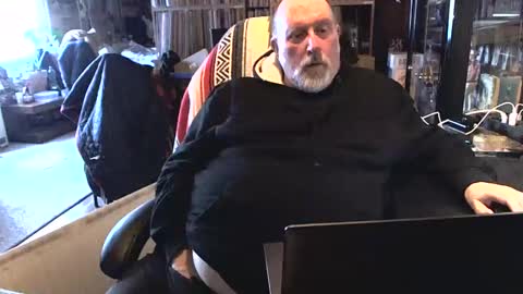 Grizz Lee Bear online show from February 11, 2025, 10:26 am