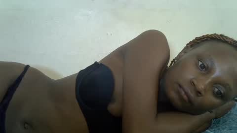 Snapshot of sexypetite4 chatting on August 7, 2026, 10:39 am SHARON online show from August 7, 2026, 10:39 am