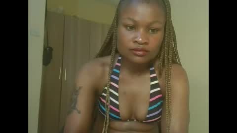 queenivy online show from November 21, 2025, 6:39 pm