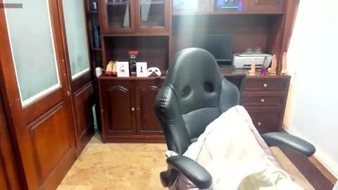 R A C H E L online show from November 2, 2025, 12:18 pm