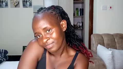 sexyreddebony online show from January 17, 2025, 2:18 pm