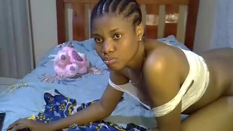 Snapshot of sexyrose3300 chatting on October 13, 2025, 9:15 pm sexyrose online show from October 13, 2025, 9:15 pm