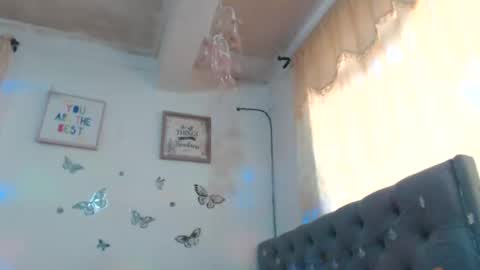 Venus Independent Model online show from January 28, 2025, 5:03 pm