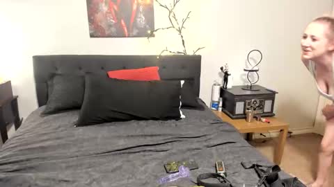 SexyScientists online show from April 2, 2026, 12:30 am