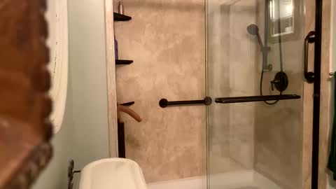 Smooth bi guy online show from February 6, 2026, 7:34 am