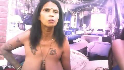 sexyva4u2luv online show from November 28, 2025, 7:55 am