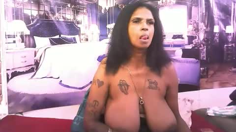 sexyva4u2luv online show from December 2, 2025, 11:11 pm