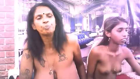 sexyva4u2luv online show from December 17, 2025, 9:37 am