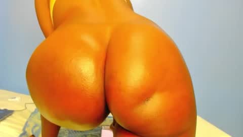 Snapshot of sexyval44 chatting on February 11, 2025, 5:37 am sexyval44 online show from February 11, 2025, 5:37 am