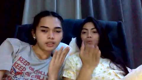 Xenaaa online show from November 13, 2025, 9:41 am