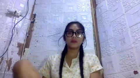 Xenaaa online show from December 2, 2025, 6:47 pm