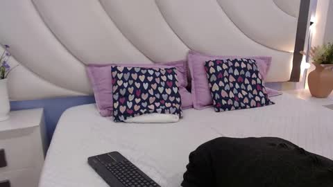 Mary online show from November 15, 2025, 11:29 am