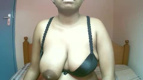 sexyyred_ online show from September 18, 2025, 10:28 am