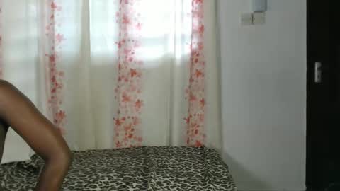sexyzuriel online show from May 25, 2026, 12:33 pm