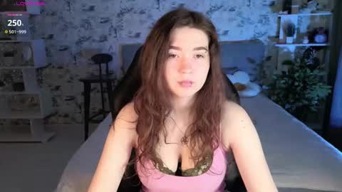 Snapshot of shadednight chatting on November 9, 2025, 11:08 am Im Mary online show from November 9, 2025, 11:08 am