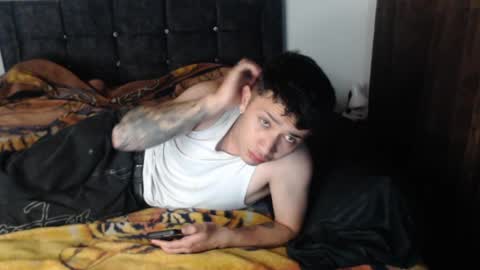 Snapshot of shadow_men_ chatting on April 7, 2026, 6:14 am james online show from April 7, 2026, 6:14 am