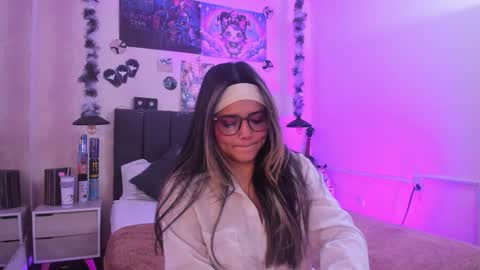 Snapshot of shadya_ chatting on February 10, 2026, 3:32 am Shadya online show from February 10, 2026, 3:32 am