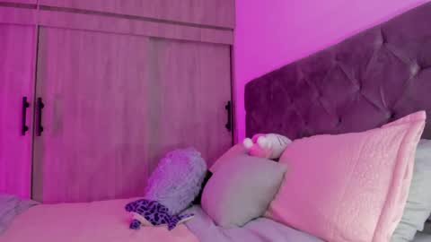 Snapshot of shaina_vasquez chatting on June 1, 2026, 5:42 am Shaina Vasquez online show from June 1, 2026, 5:42 am