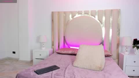 Shaina online show from February 13, 2025, 10:43 pm