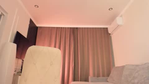 Snapshot of shaix_xx chatting on December 15, 2025, 1:59 pm Yanmei online show from December 15, 2025, 1:59 pm