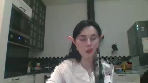 Snapshot of shakkethiass chatting on December 3, 2025, 9:13 pm TwerkingBitchh online show from December 3, 2025, 9:13 pm